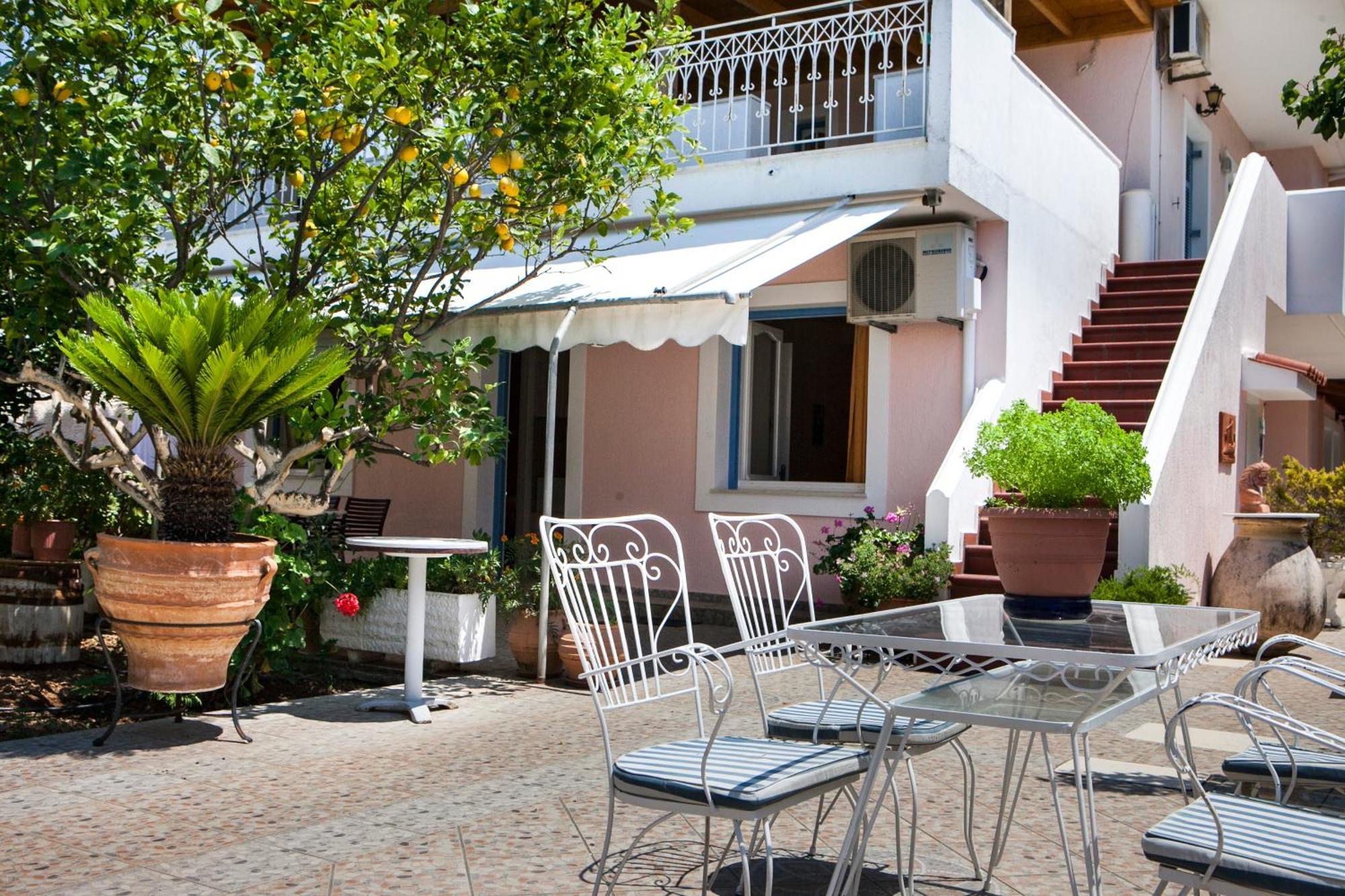 Tzivras Villa & Apartments Lassi  Rom bilde